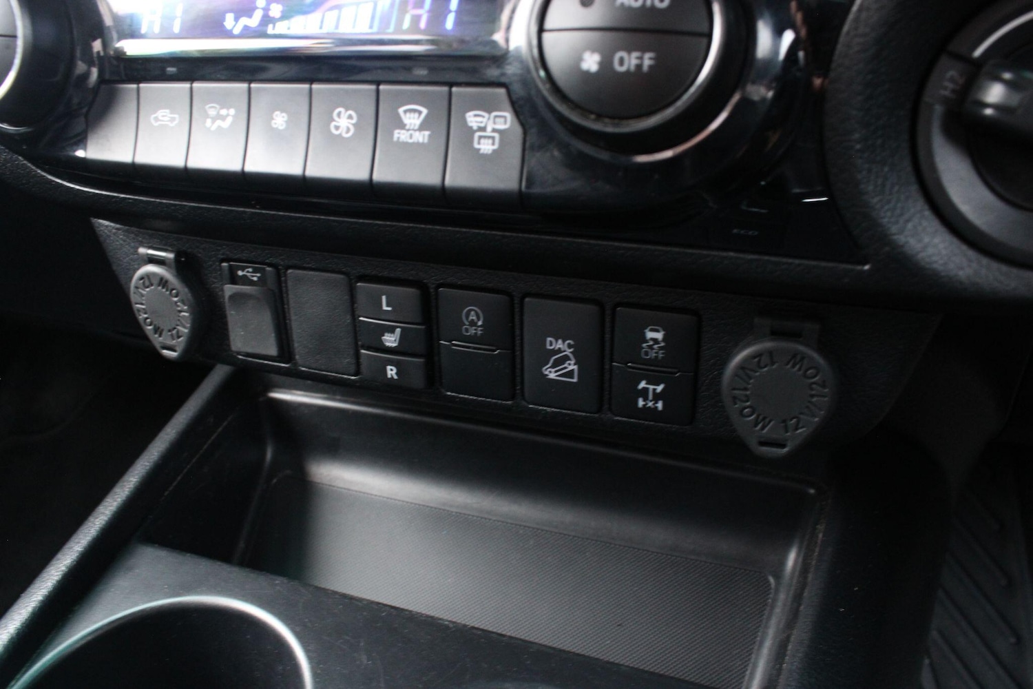 Used Toyota Hilux 2023 for sale - 77144338: Photo 28