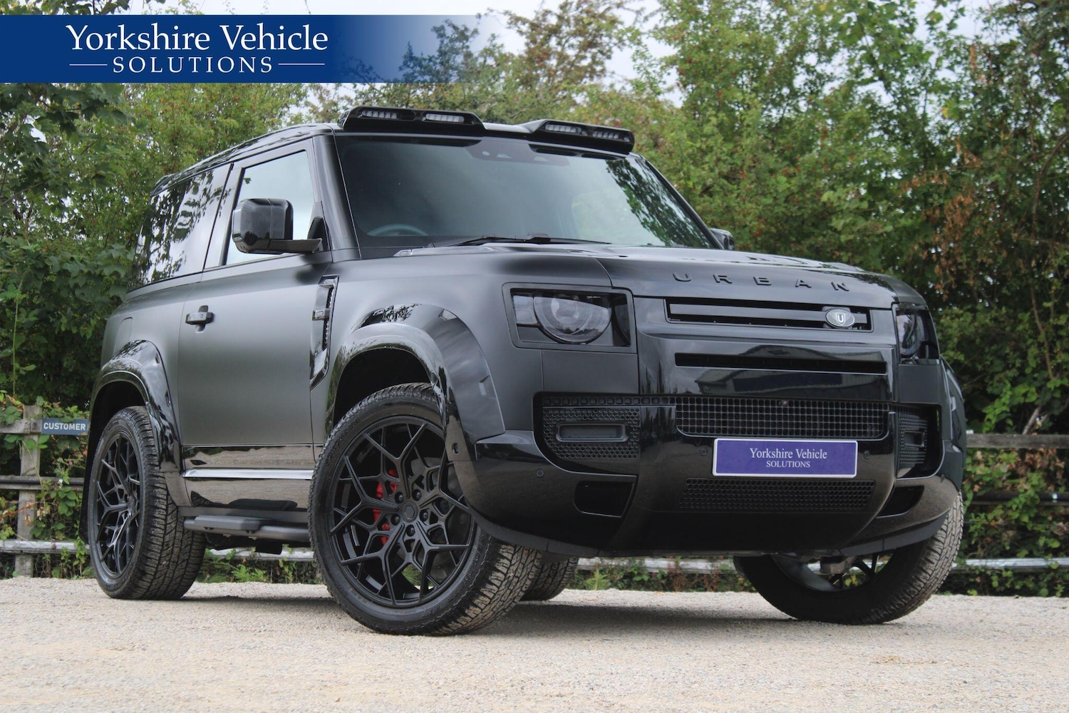 Used Land Rover Defender 90 for sale - 76476470: Photo 1