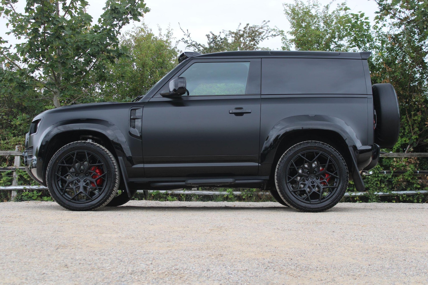 Used Land Rover Defender 90 for sale - 76476470: Photo 16