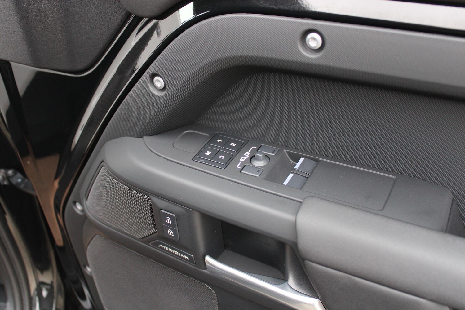 Used Land Rover Defender 90 for sale - 76476470: Photo 29