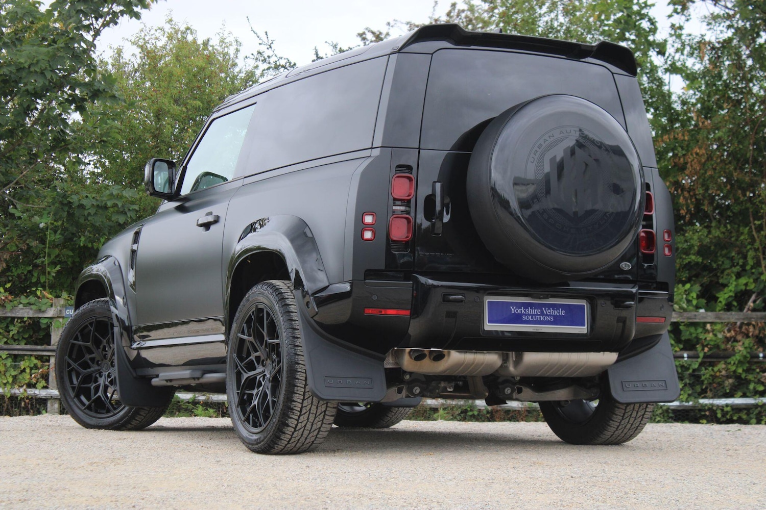 Used Land Rover Defender 90 for sale - 76476470: Photo 3