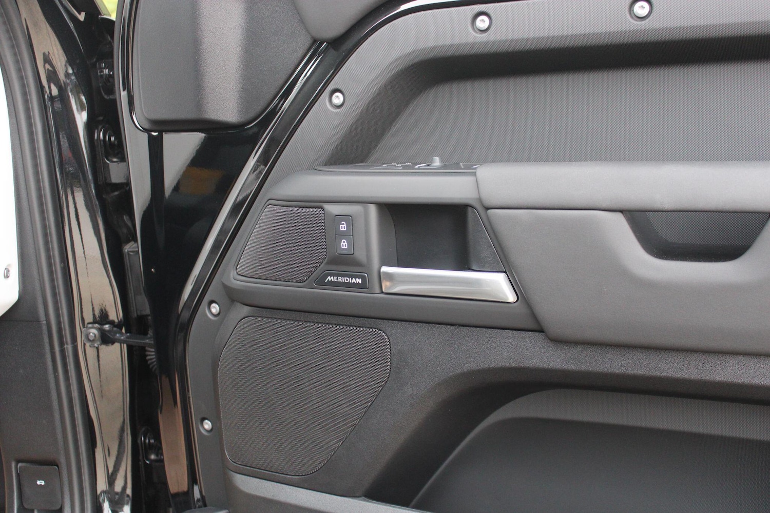 Used Land Rover Defender 90 for sale - 76476470: Photo 30