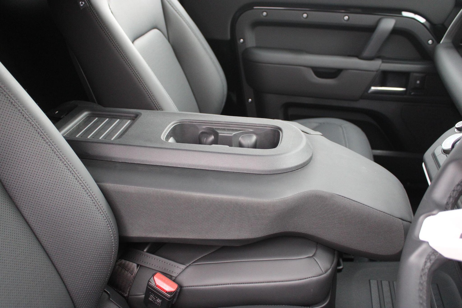 Used Land Rover Defender 90 for sale - 76476470: Photo 31