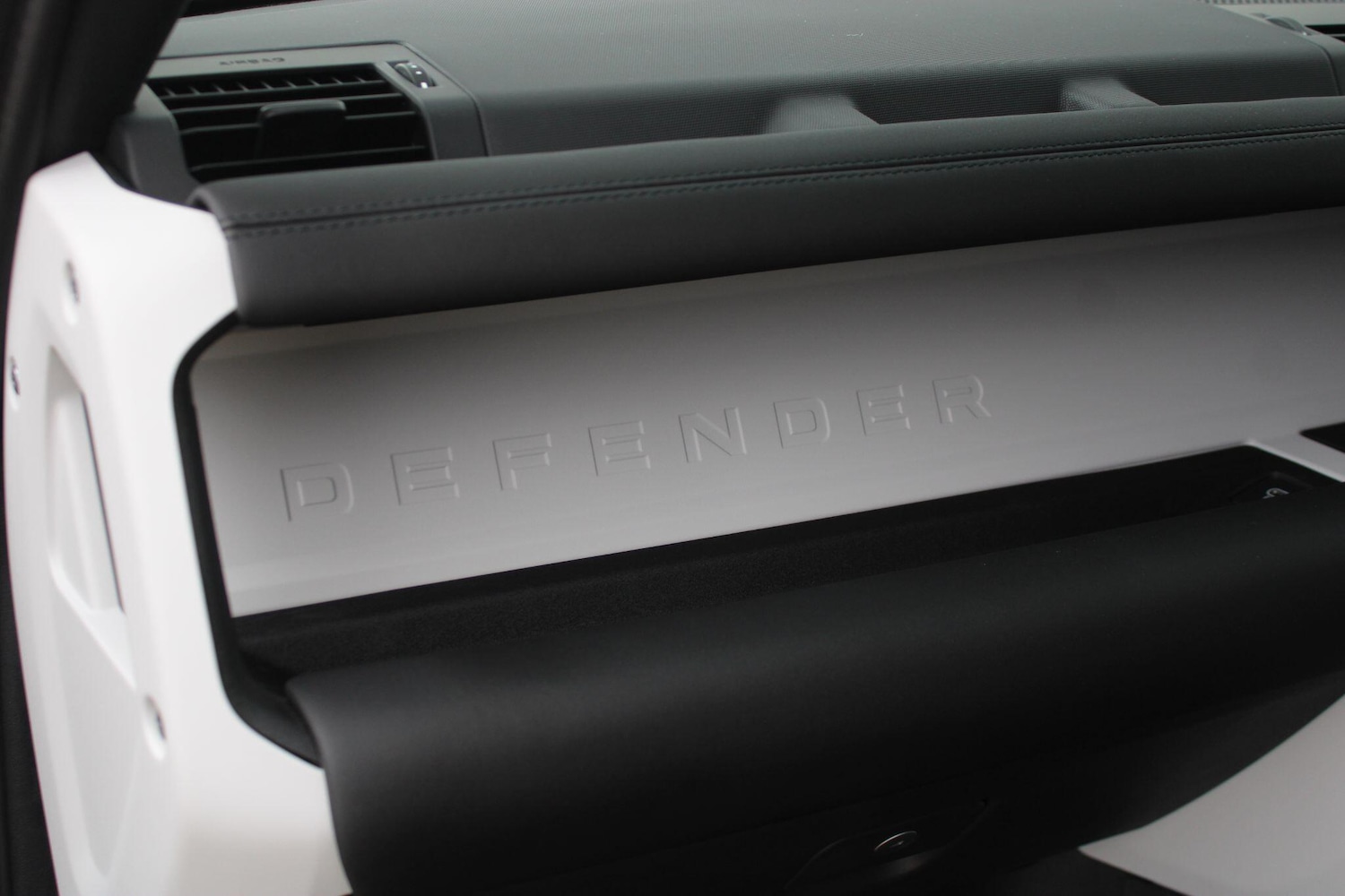 Used Land Rover Defender 90 for sale - 76476470: Photo 34