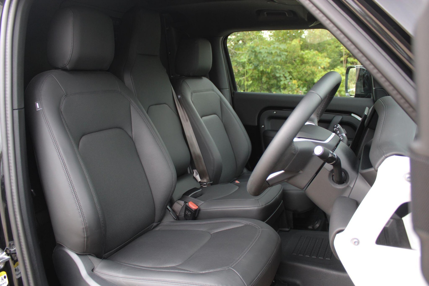 Used Land Rover Defender 90 for sale - 76476470: Photo 4