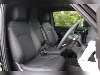 Used Land Rover Defender 90 2025 for sale - 76476470: Photo