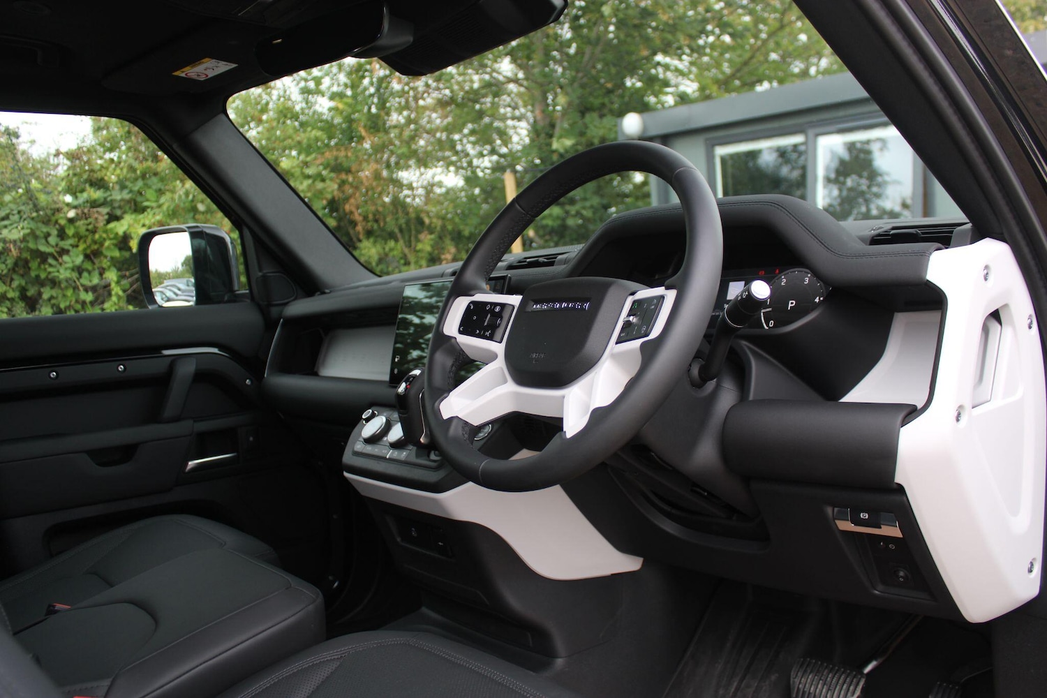 Used Land Rover Defender 90 for sale - 76476470: Photo 5