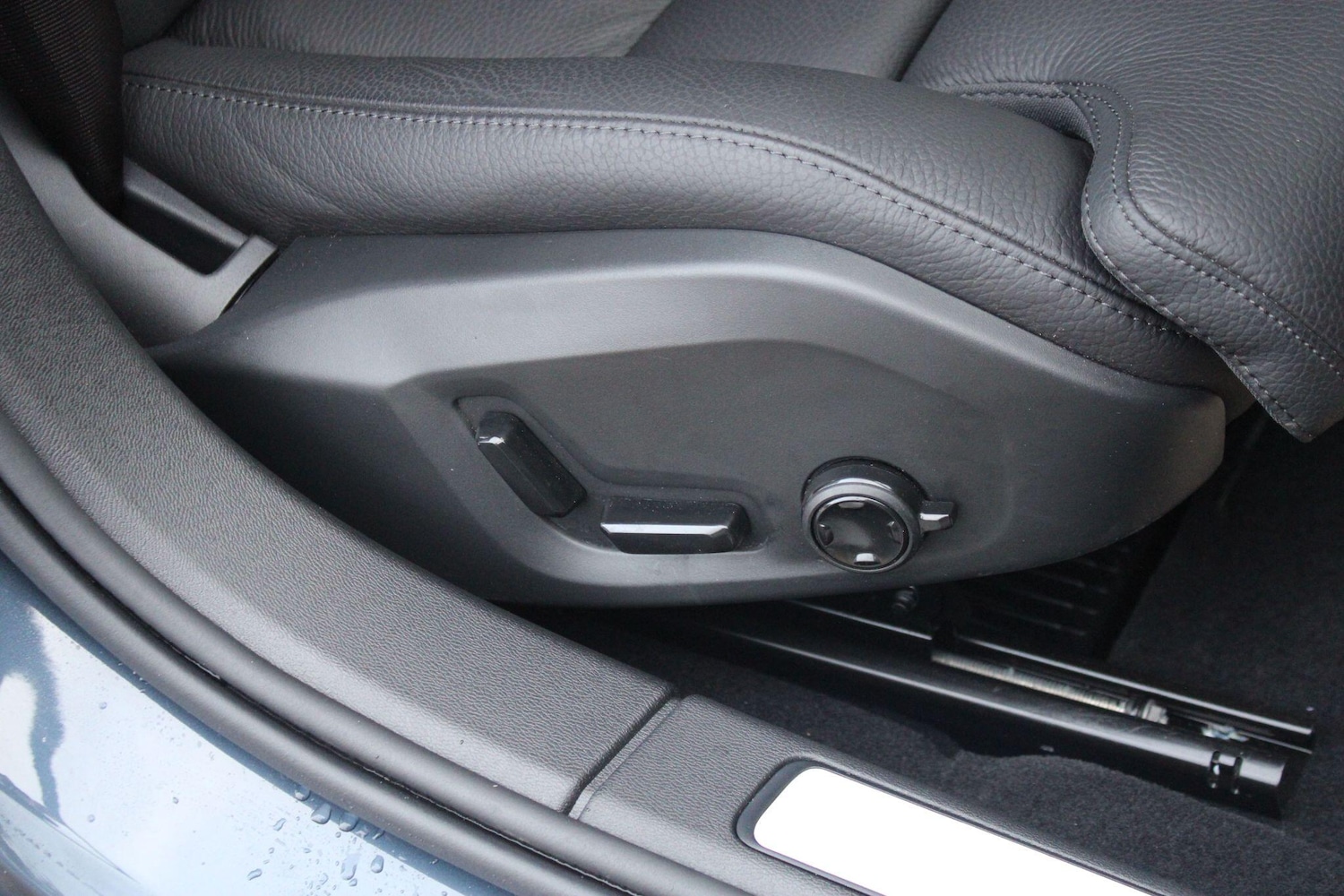 Used Volvo V60 2025 for sale - 76995761: Photo 32