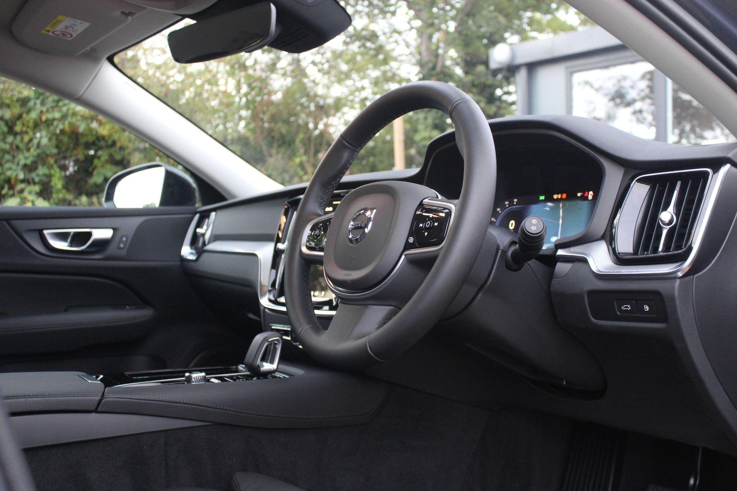 Used Volvo V60 2025 for sale - 76995761: Photo 5