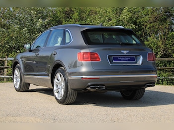 Used Bentley Bentayga 2018 for sale - 78461064: Photo