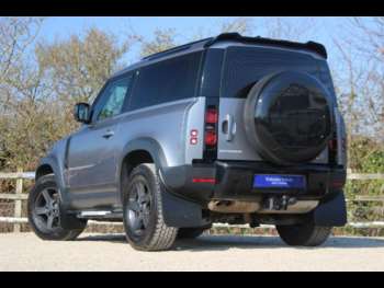 Used Land Rover Defender 90 2021 for sale - 74095974: Photo