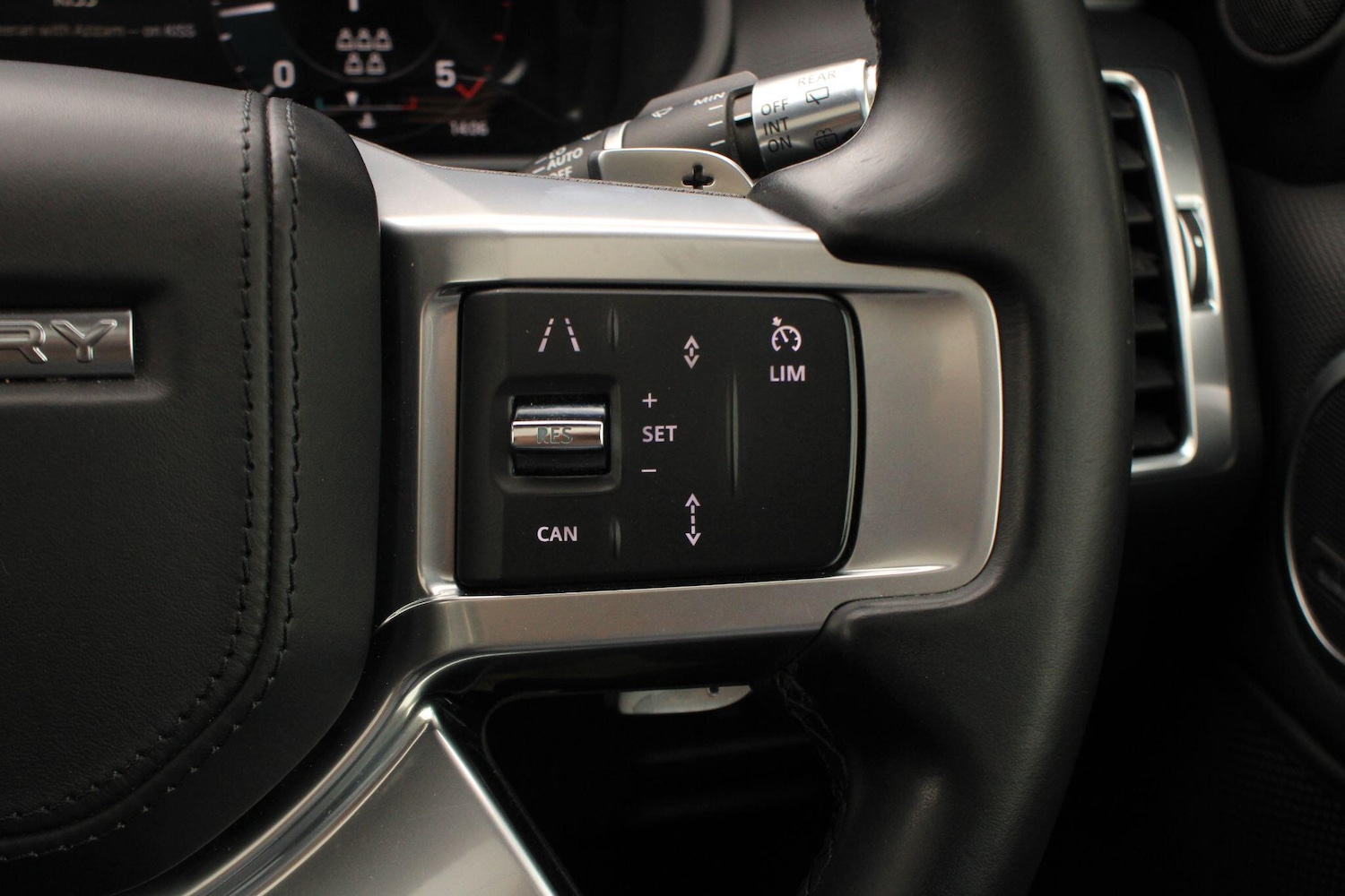 Used Land Rover Discovery 2021 for sale - 77883329: Photo 32