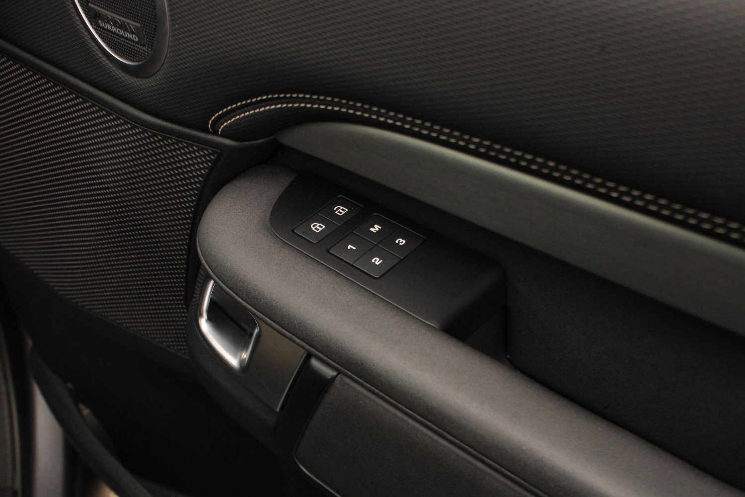 Used Land Rover Discovery 2021 for sale - 77883329: Photo 33