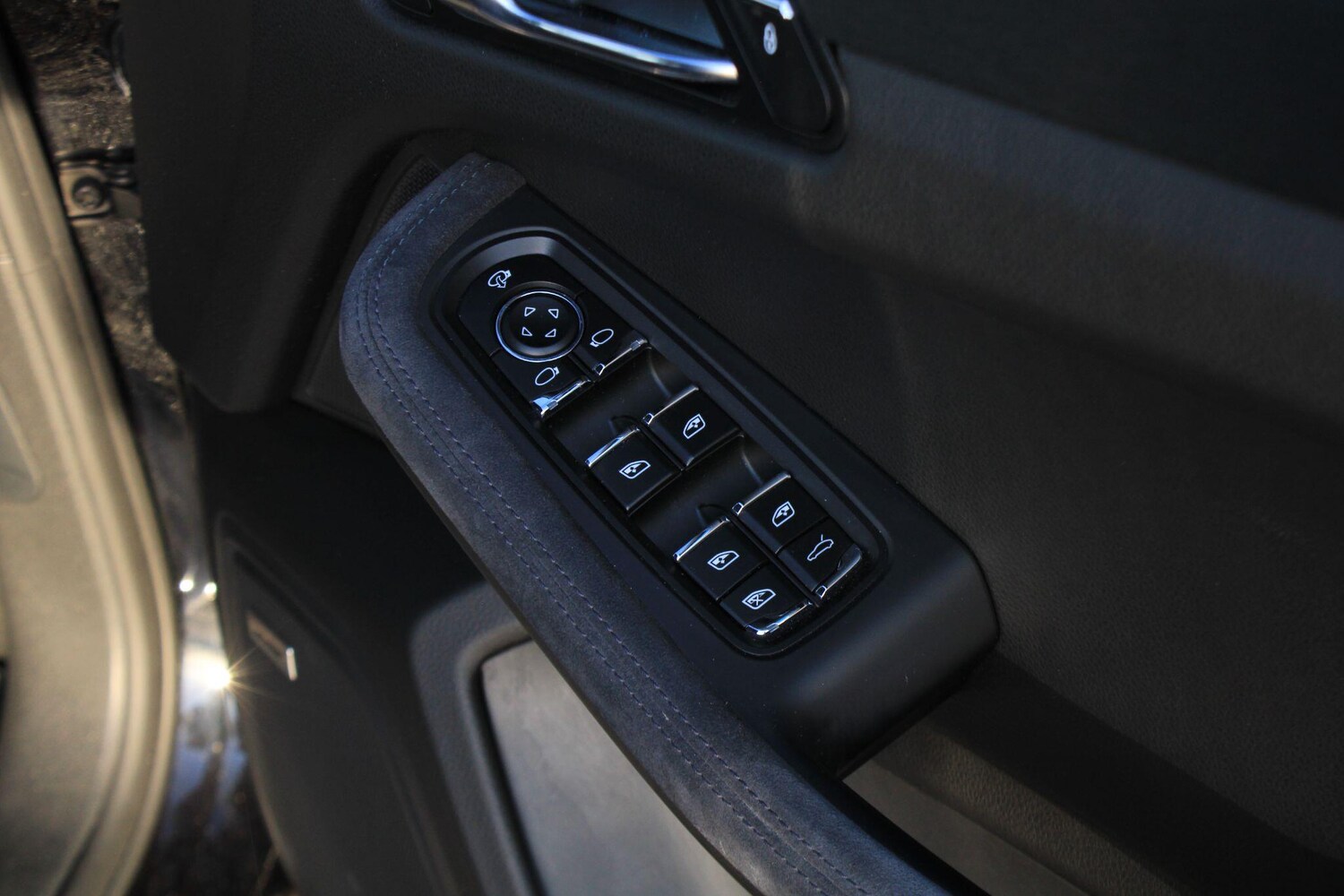 Used Porsche Macan 2017 for sale - 77202629: Photo 39