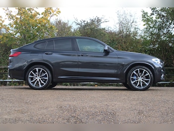 Used BMW X4 2018 for sale - 76991950: Photo