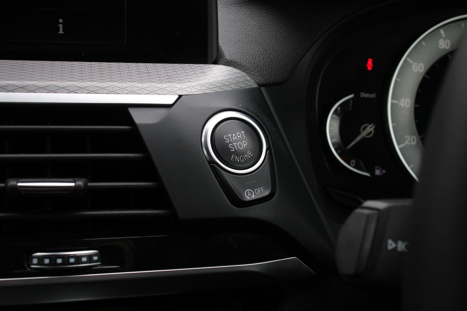 Used BMW X4 2018 for sale - 76991950: Photo 35