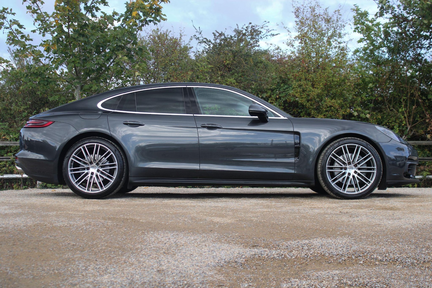 Used Porsche Panamera 2016 for sale - 76214097: Photo 2