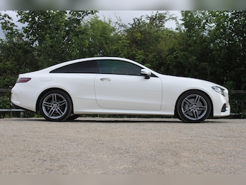 Used Mercedes-Benz E Class 2018 for sale - 76990435: Photo