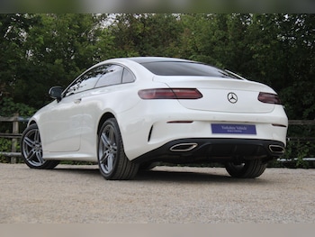Used Mercedes-Benz E Class 2018 for sale - 76990435: Photo