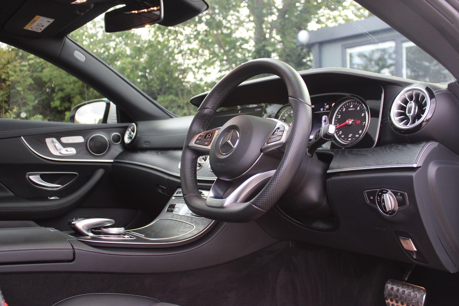 Used Mercedes-Benz E Class 2018 for sale - 76990435: Photo 5