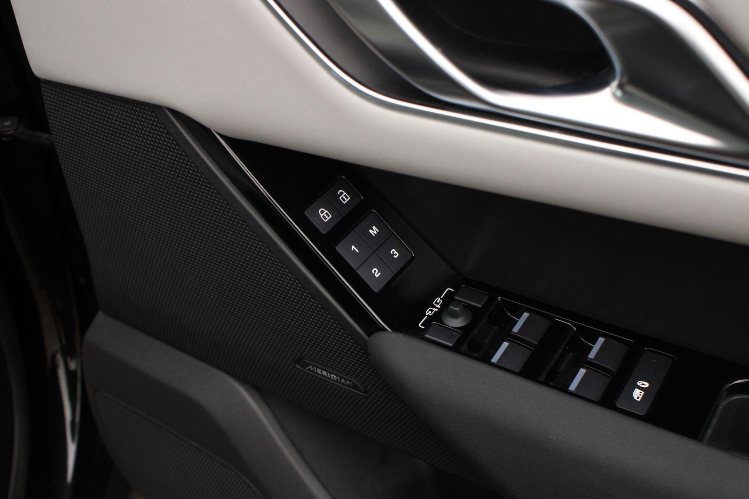 Used Land Rover Range Rover Velar for sale - 77331357: Photo 31