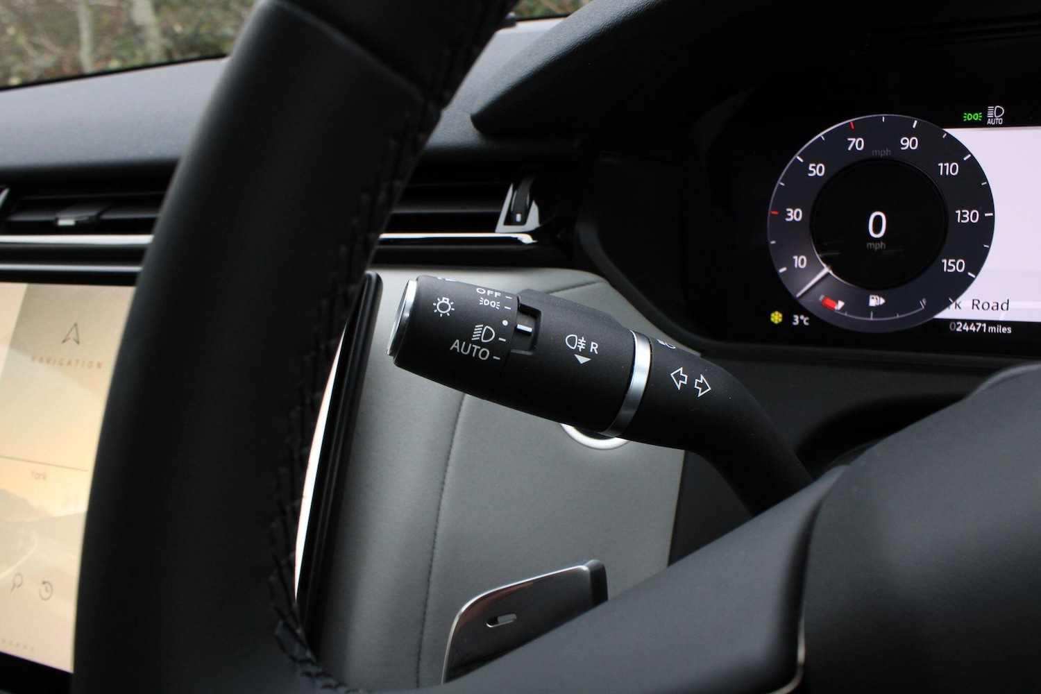 Used Land Rover Range Rover Velar for sale - 77331357: Photo 35