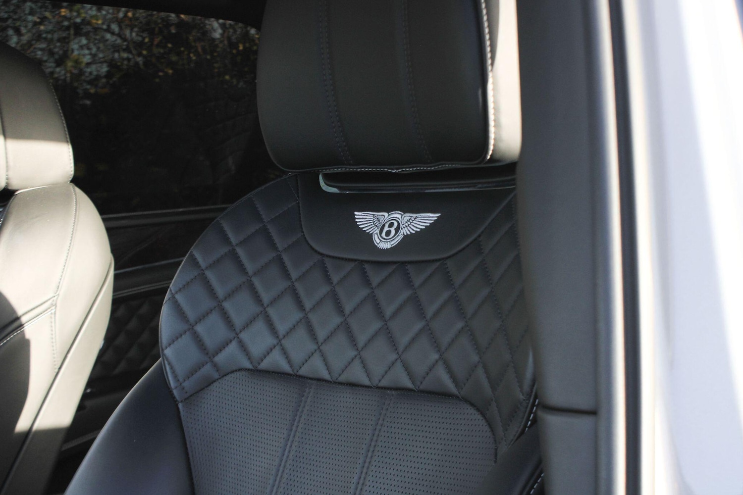 Used Bentley Bentayga 2016 for sale - 76606999: Photo 35