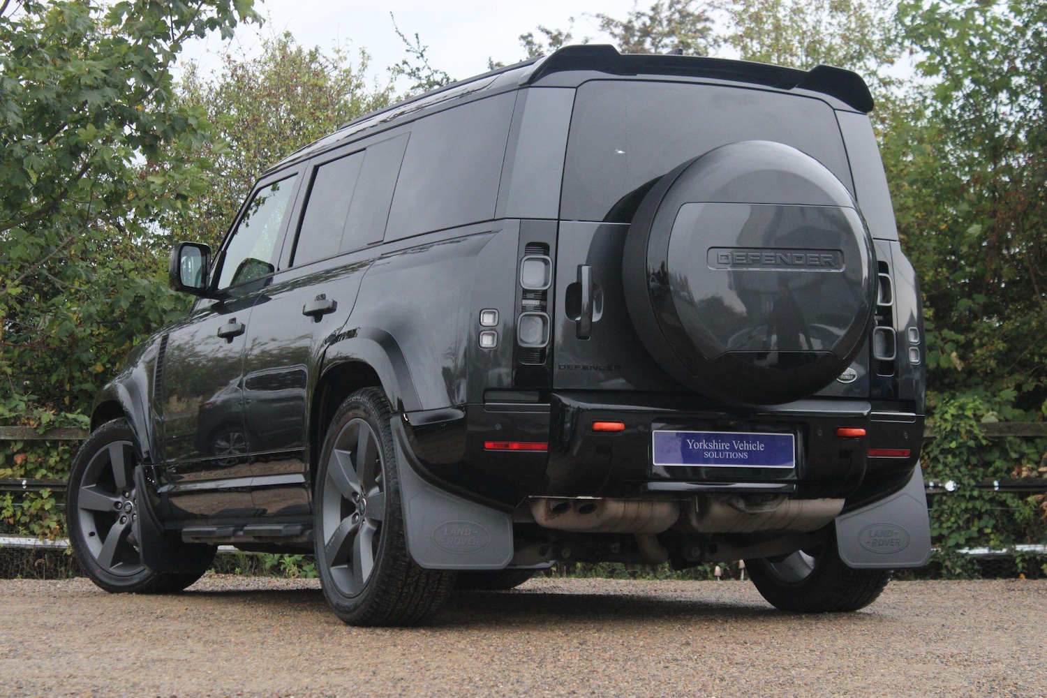 Used Land Rover Defender 2023 for sale - 76991438: Photo 3