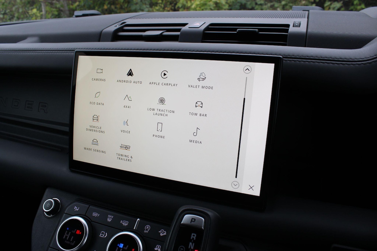 Used Land Rover Defender 2023 for sale - 76991438: Photo 33