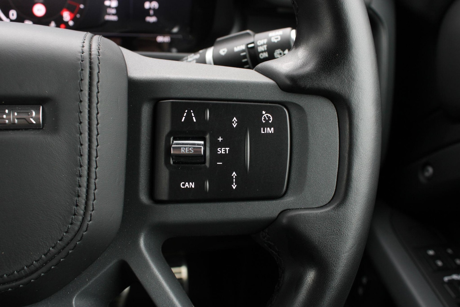 Used Land Rover Defender 2023 for sale - 76991438: Photo 34