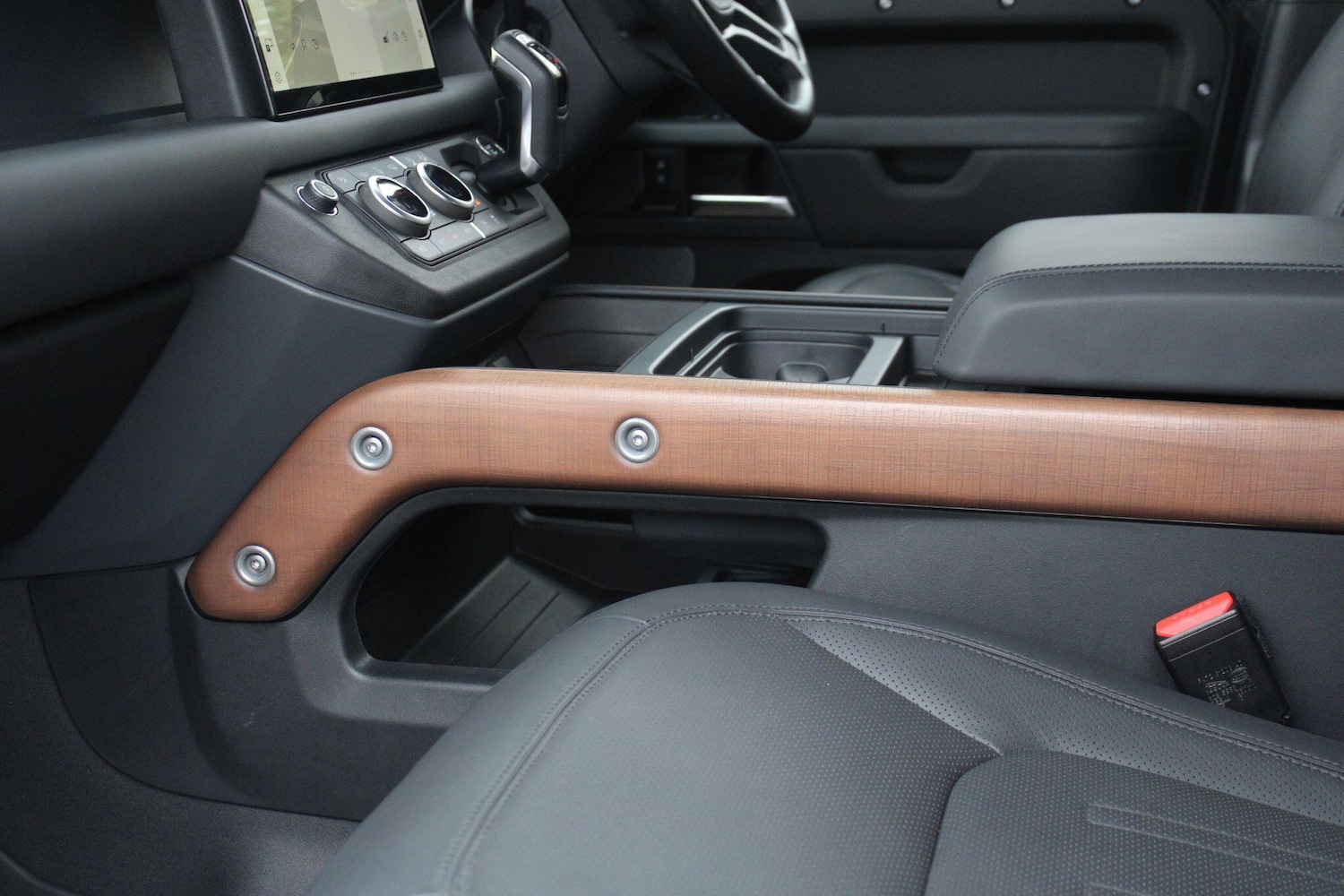 Used Land Rover Defender 2023 for sale - 76991438: Photo 38