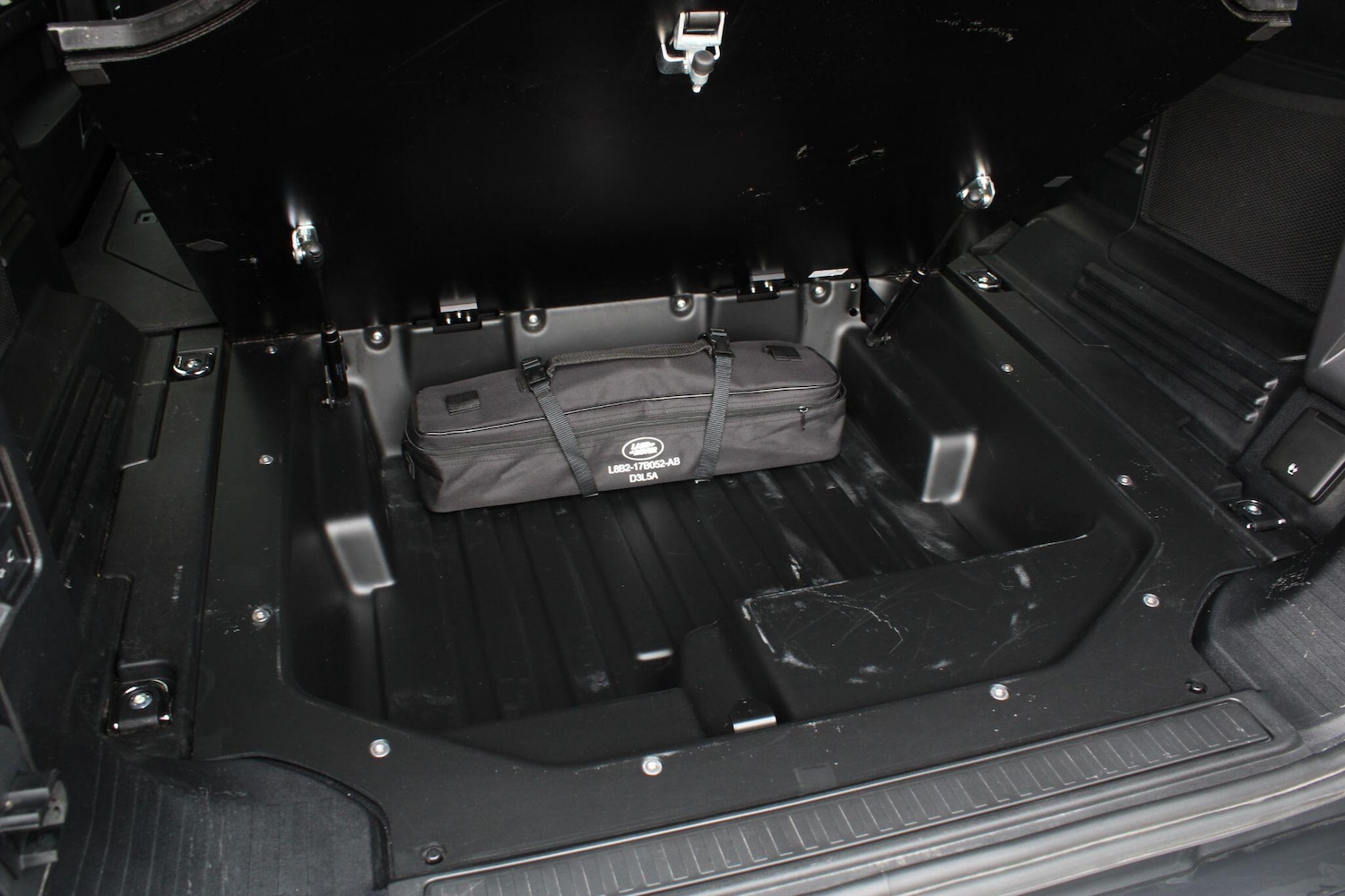 Used Land Rover Defender 2023 for sale - 76991438: Photo 41