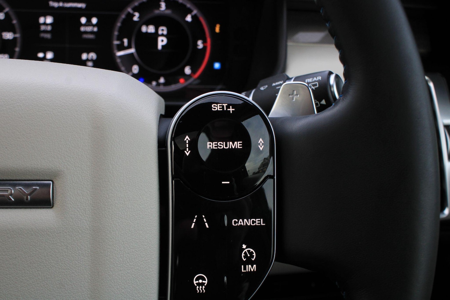 Used Land Rover Discovery 2018 for sale - 77230633: Photo 32