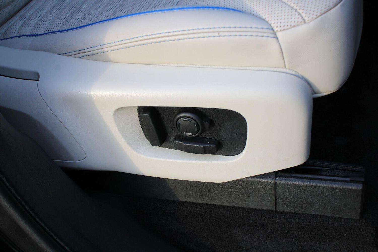 Used Land Rover Discovery 2018 for sale - 77230633: Photo 34