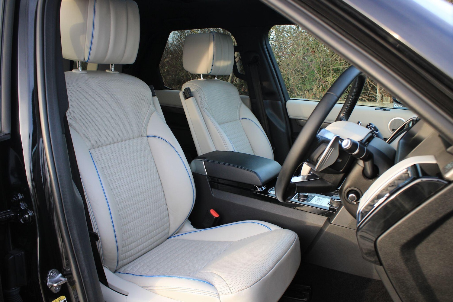 Used Land Rover Discovery 2018 for sale - 77230633: Photo 4