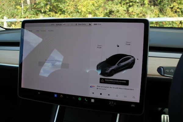 Used Tesla Model 3 2020 for sale - 76189266: Photo 25