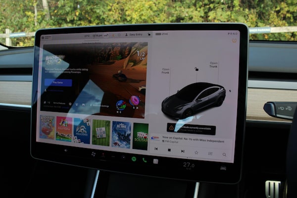 Used Tesla Model 3 2020 for sale - 76189266: Photo 28