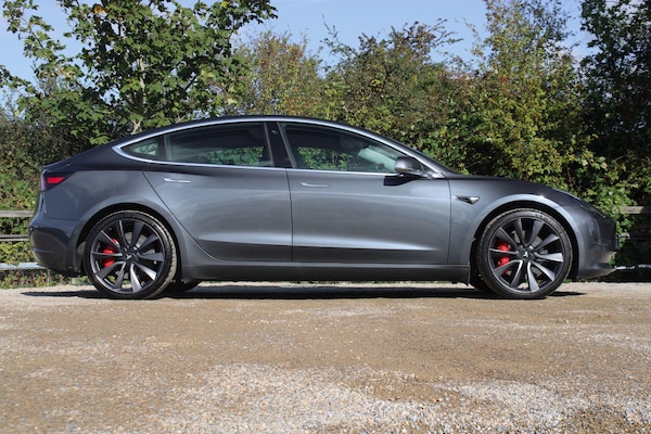 Used Tesla Model 3 2020 for sale - 76189266: Photo 2
