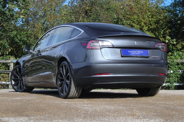 Used Tesla Model 3 2020 for sale - 76189266: Photo 3