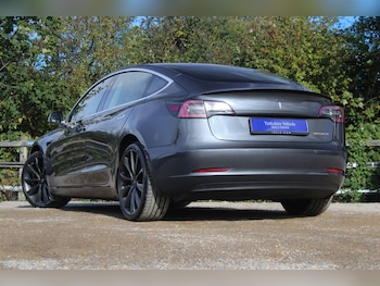 Used Tesla Model 3 2020 for sale - 76189266: Photo 3