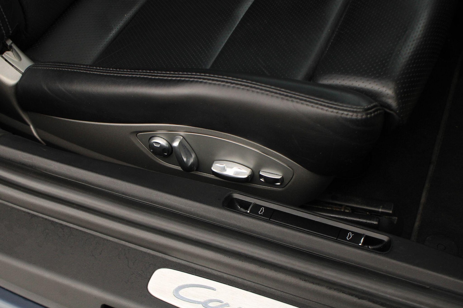 Used Porsche 911 for sale - 77696436: Photo 6