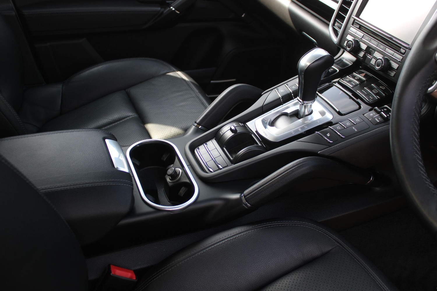 Used Porsche Cayenne 2016 for sale - 76899684: Photo 23