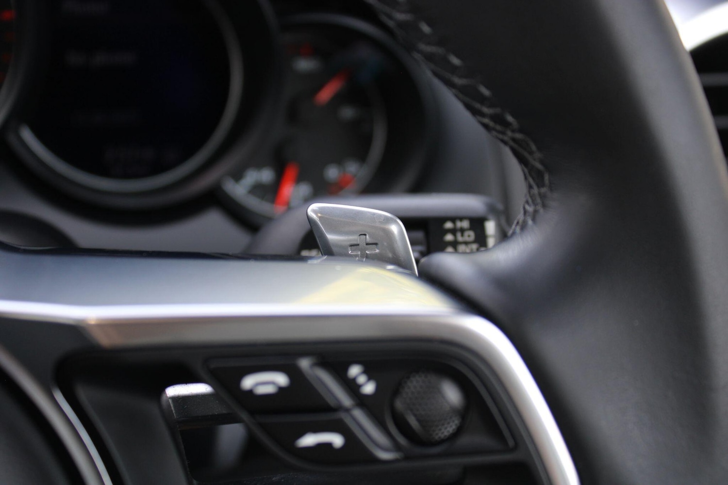 Used Porsche Cayenne 2016 for sale - 76899684: Photo 37