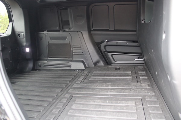 Used Land Rover Defender 110 2021 for sale - 75364197: Photo 11
