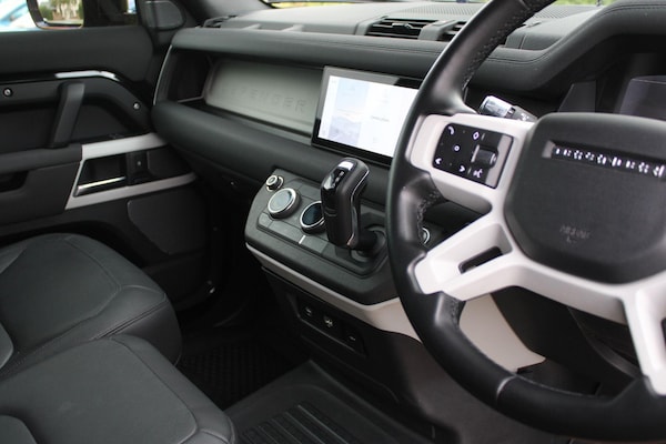 Used Land Rover Defender 110 2021 for sale - 75364197: Photo 22