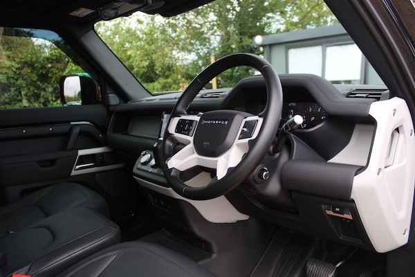 Used Land Rover Defender 110 2021 for sale - 75364197: Photo 5