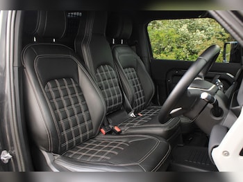 Used Land Rover Defender 90 2021 for sale - 78572928: Photo