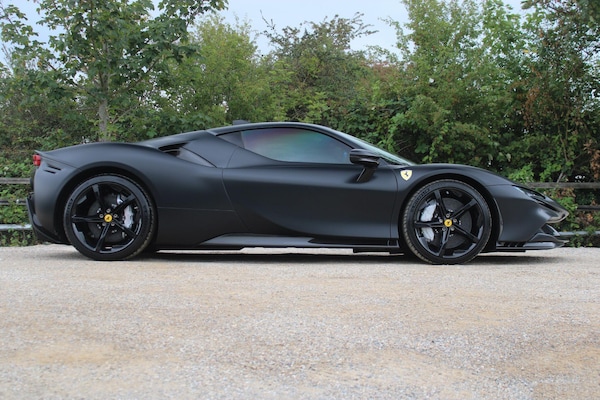 Used Ferrari SF90 Stradale 2021 for sale - 75697240: Photo 2