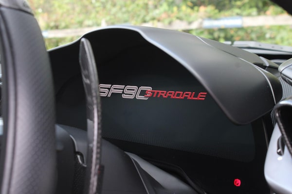 Used Ferrari SF90 Stradale 2021 for sale - 75697240: Photo 34