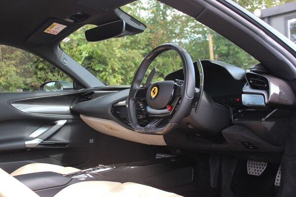 Used Ferrari SF90 Stradale 2021 for sale - 75697240: Photo 5